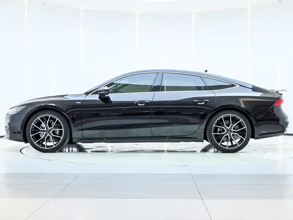 Audi A7 2022 из CN, фото 6