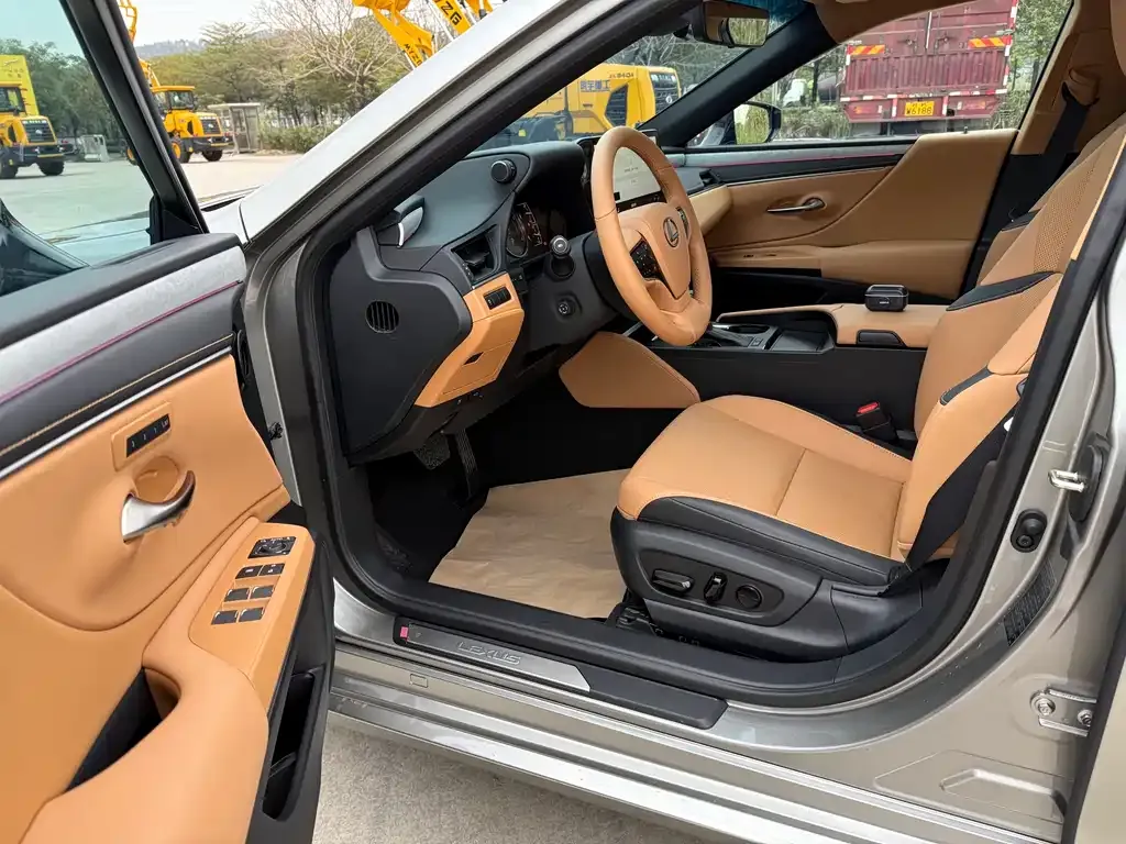 Lexus ES 2025 из CN, фото 6