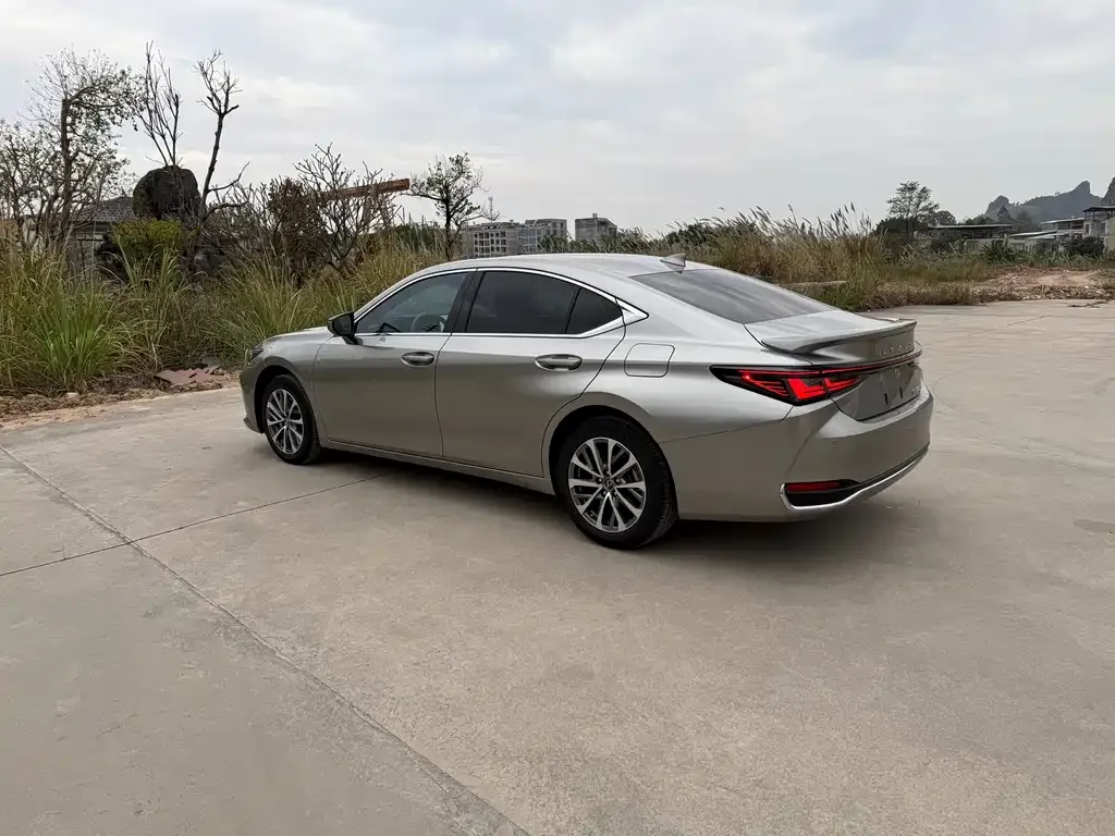 Lexus ES 2025 из CN, фото 4