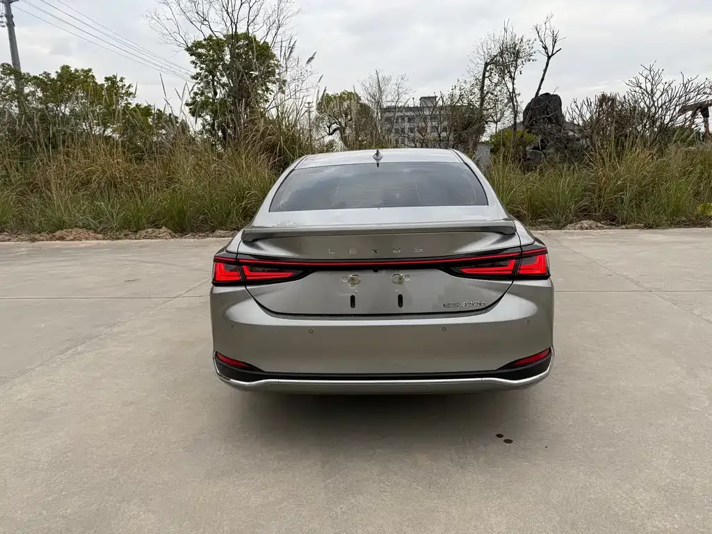 Lexus ES 2025 из CN, фото 9