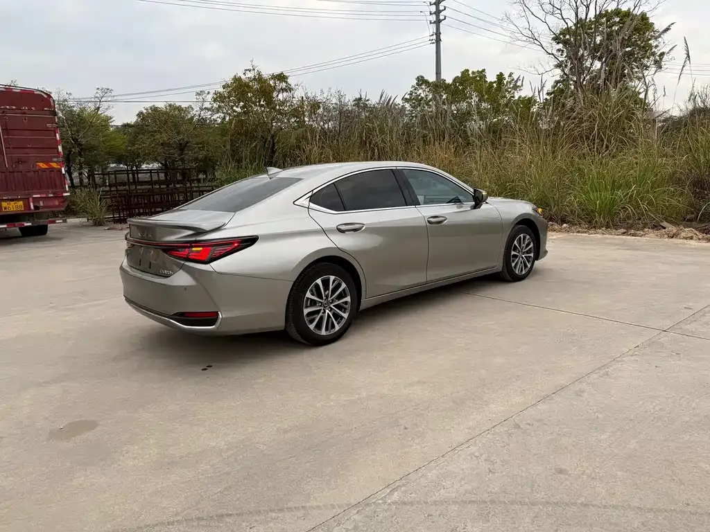Lexus ES 2025 из CN, фото 8