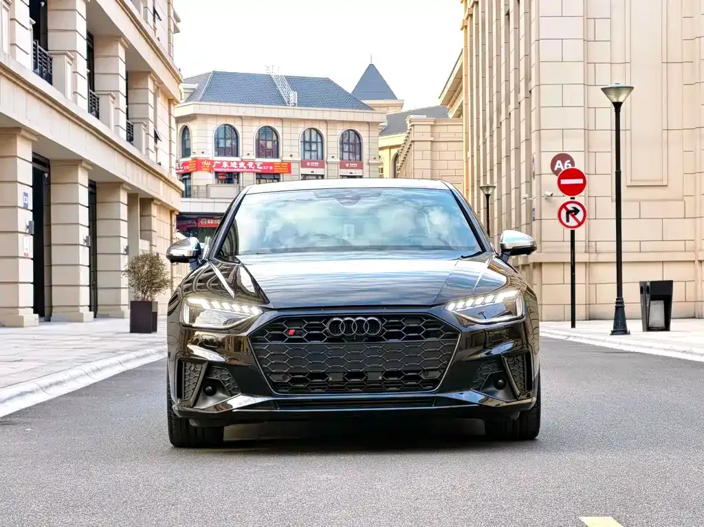 Audi S4 — фото 1