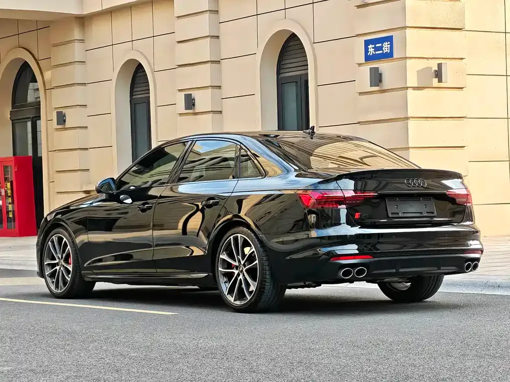 Audi S4 — фото 9