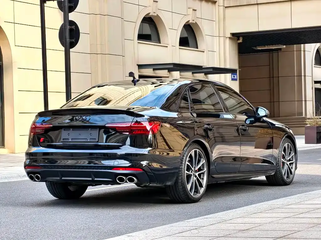Audi S4 — фото 4