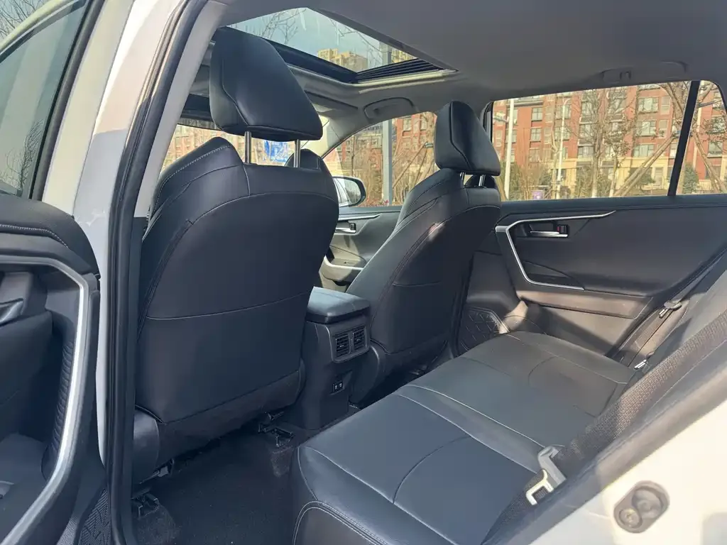 Toyota Wildlander 2021 из CN, фото 4
