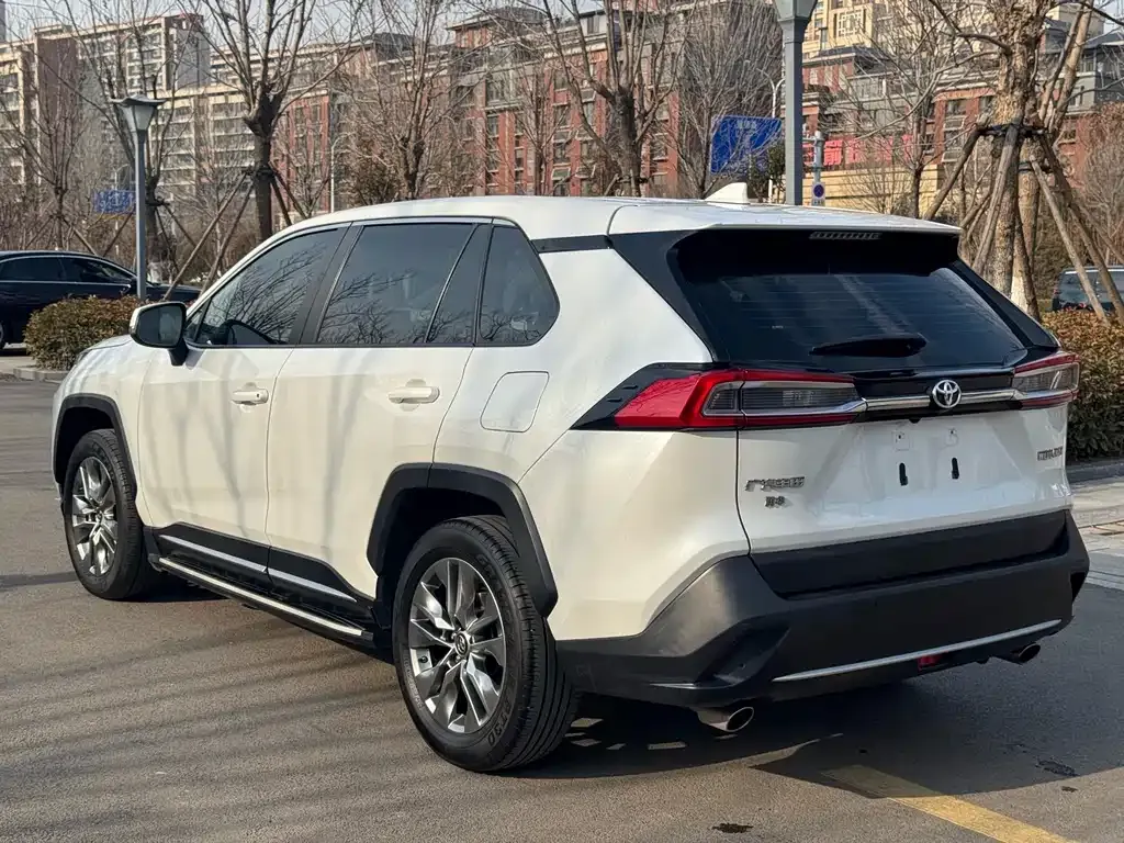 Toyota Wildlander 2021 из CN, фото 2