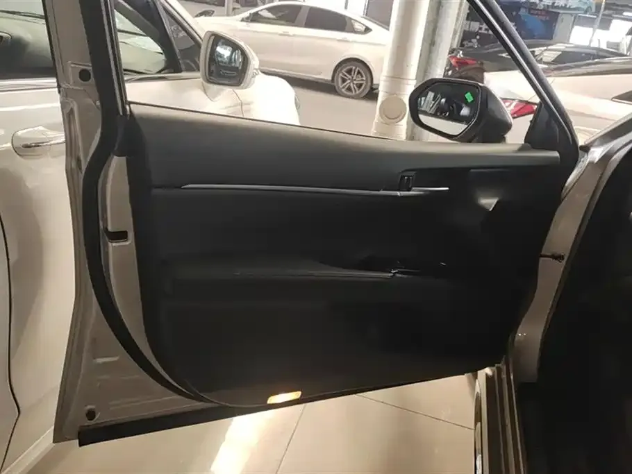 Toyota Camry 2023 из CN, фото 6