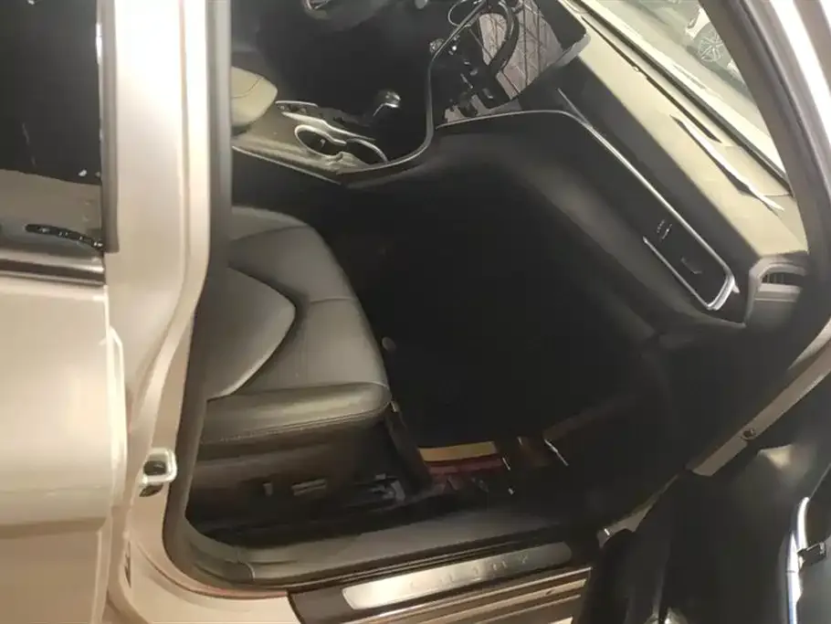 Toyota Camry 2023 из CN, фото 5