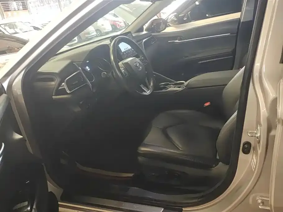 Toyota Camry 2023 из CN, фото 4