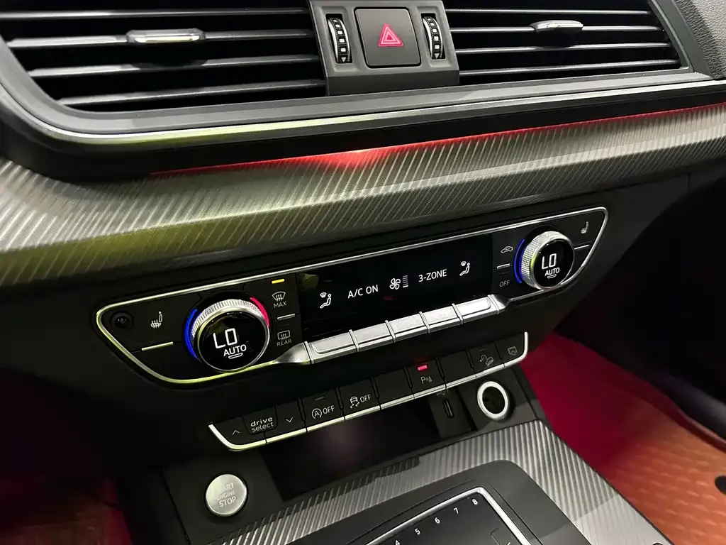 Audi Q5L 2021 из CN, фото 2