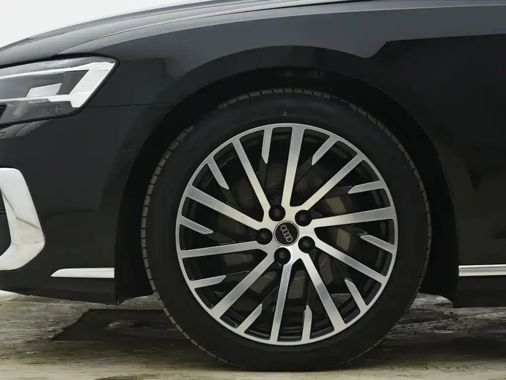Audi A8 2025 из CN, фото 5