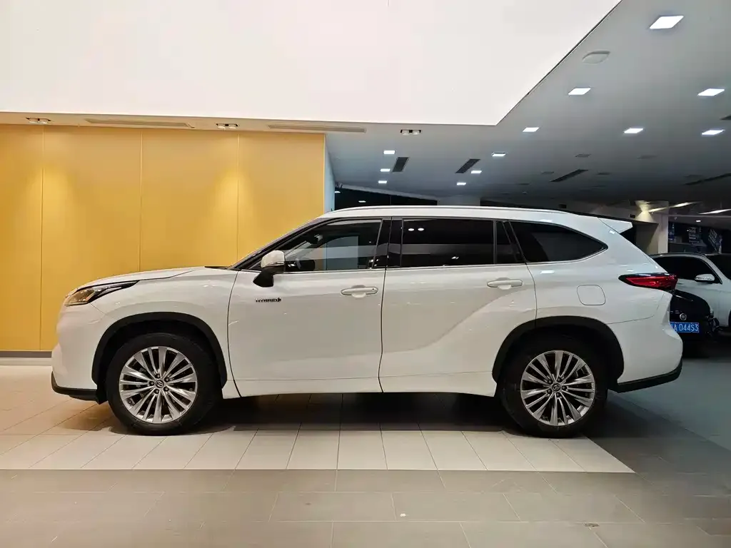 Toyota Highlander 2023 из CN, фото 2