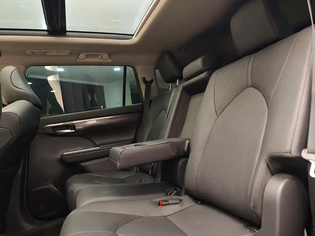 Toyota Highlander 2023 из CN, фото 5