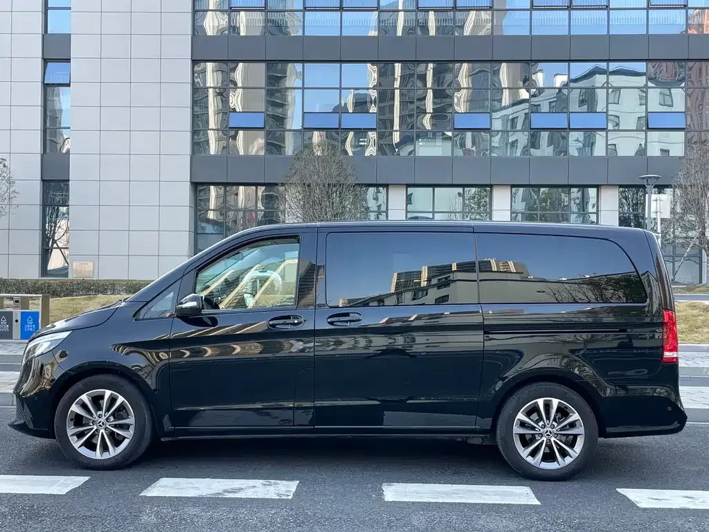 Mercedes-Benz V-Class 2022 из CN, фото 3