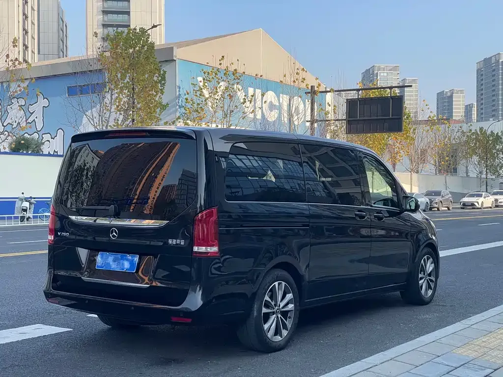 Mercedes-Benz V-Class 2022 из CN, фото 4