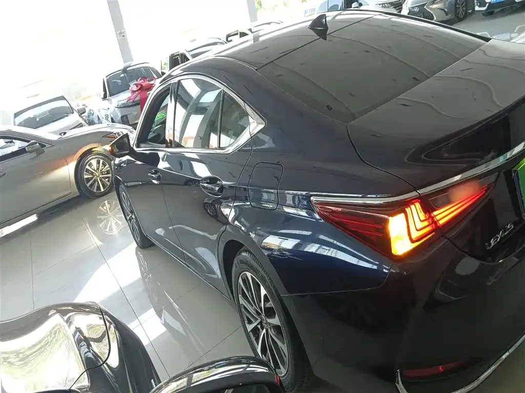 Lexus ES 2022 из CN, фото 3