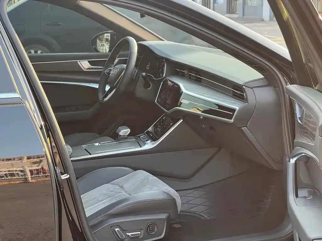 Audi A6L 2025 из CN, фото 4
