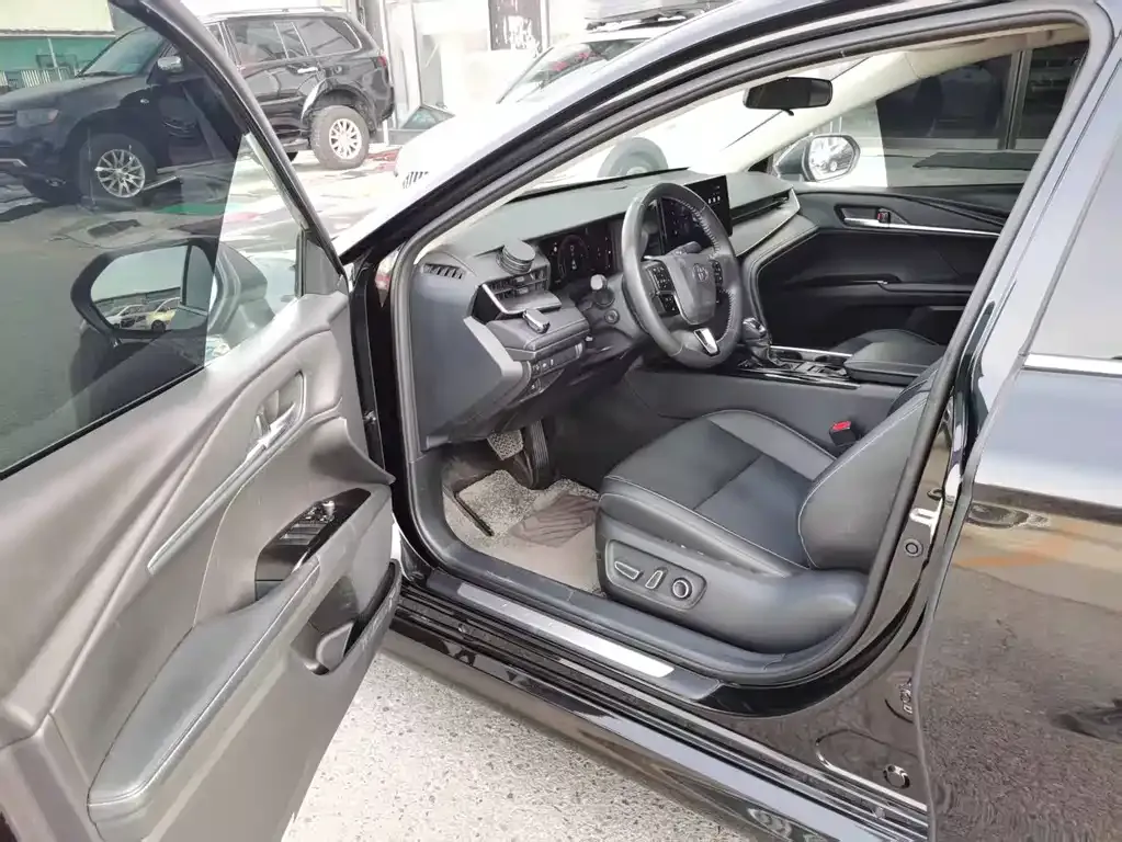 Toyota Camry 2025 из CN, фото 2