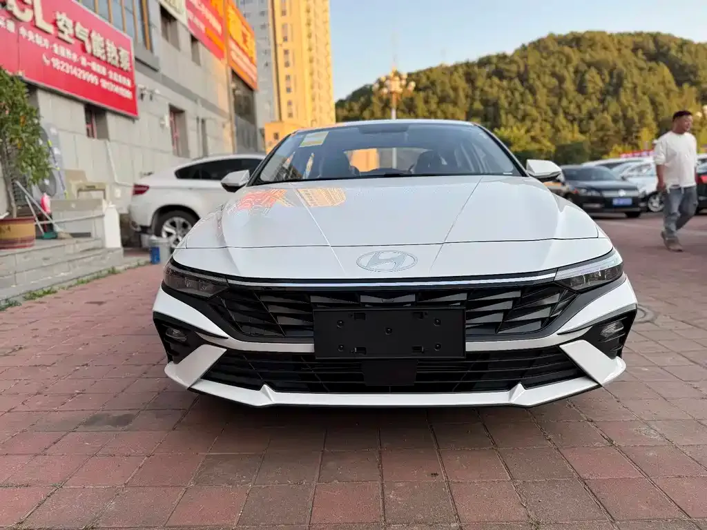 Hyundai Elantra 2025 из CN, фото 2