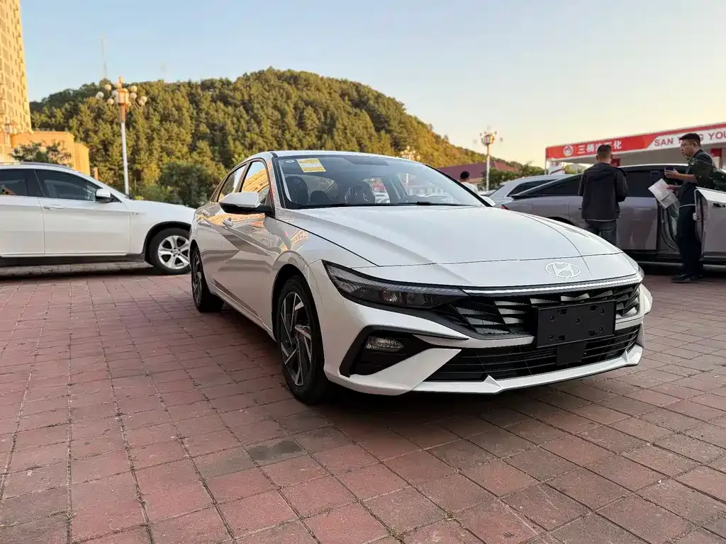 Hyundai Elantra 2025 из CN, фото 3