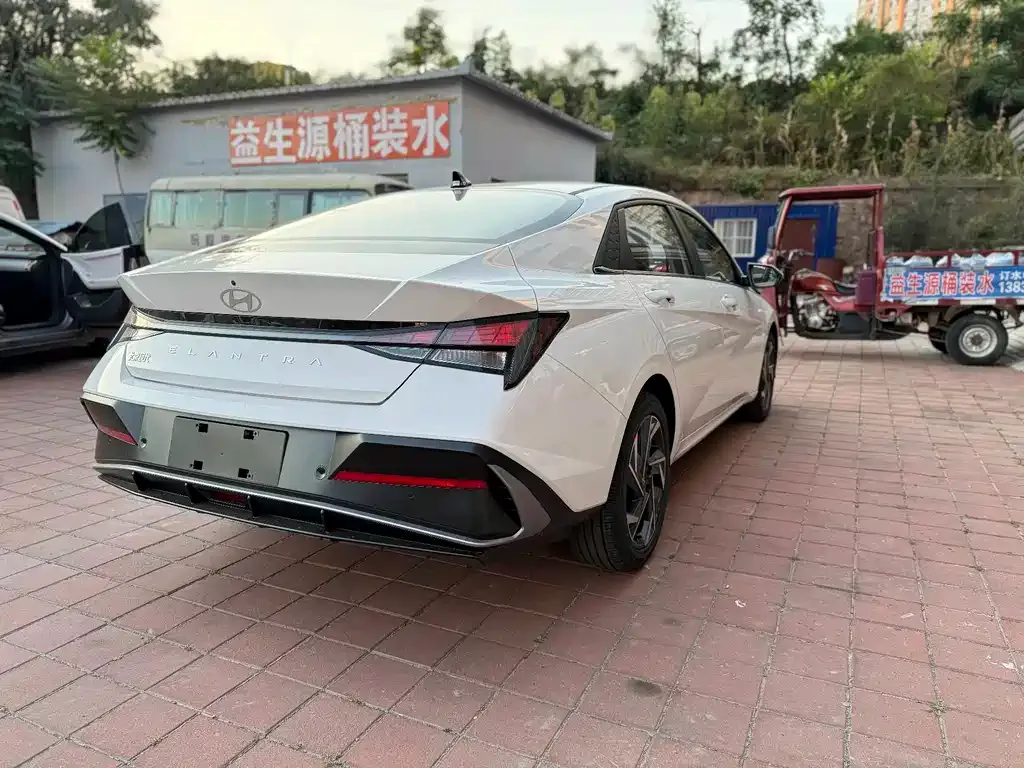 Hyundai Elantra 2025 из CN, фото 5
