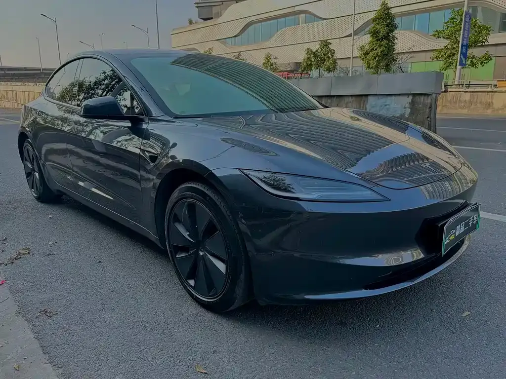 Tesla Model 3 — фото 3