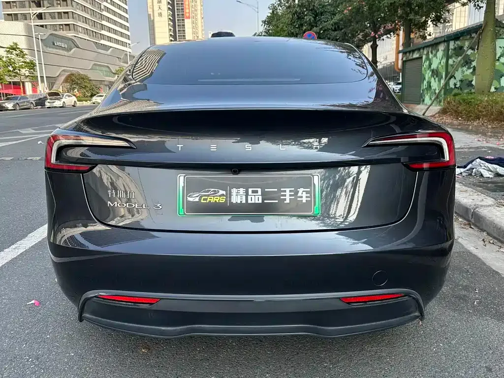Tesla Model 3 — фото 5