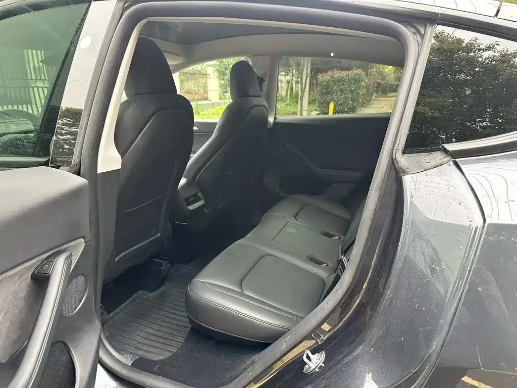 Tesla Model Y 2024 из CN, фото 2