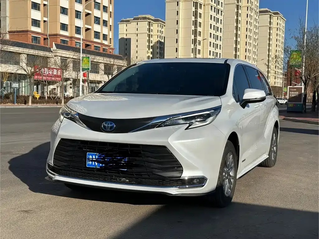 Toyota Sienna 2022 из CN, фото 1