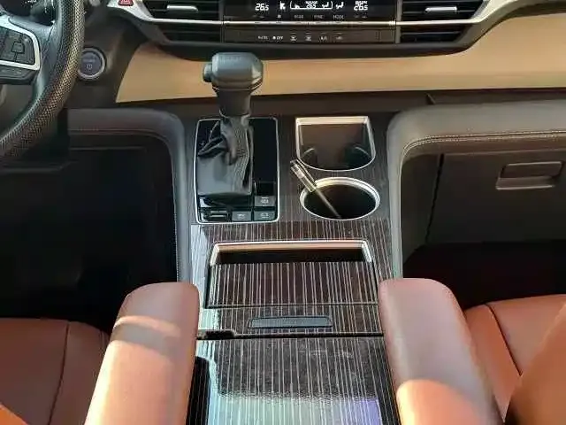 Toyota Sienna 2022 из CN, фото 2