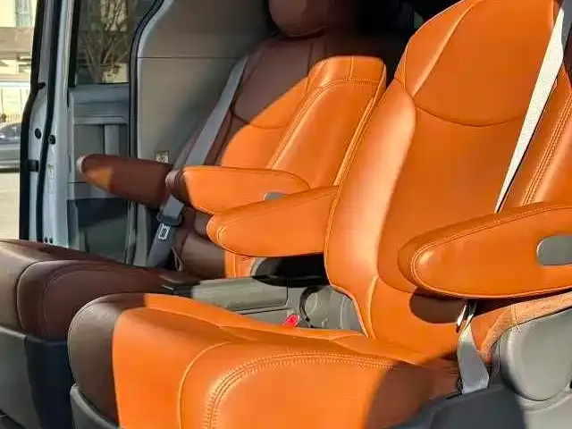 Toyota Sienna 2022 из CN, фото 3