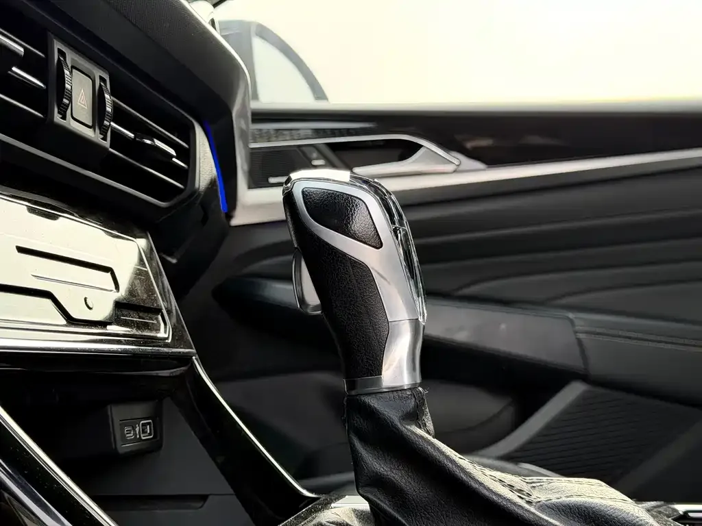 Volkswagen Passat 2022 из CN, фото 9