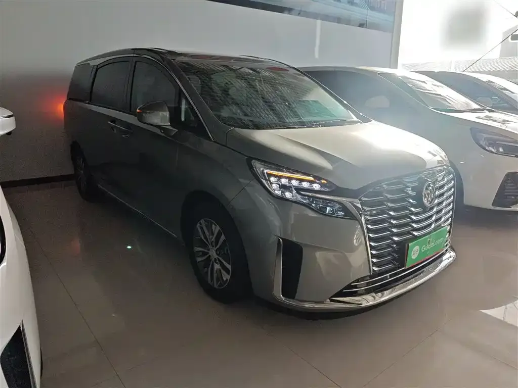 Buick GL8 2023 из CN, фото 3