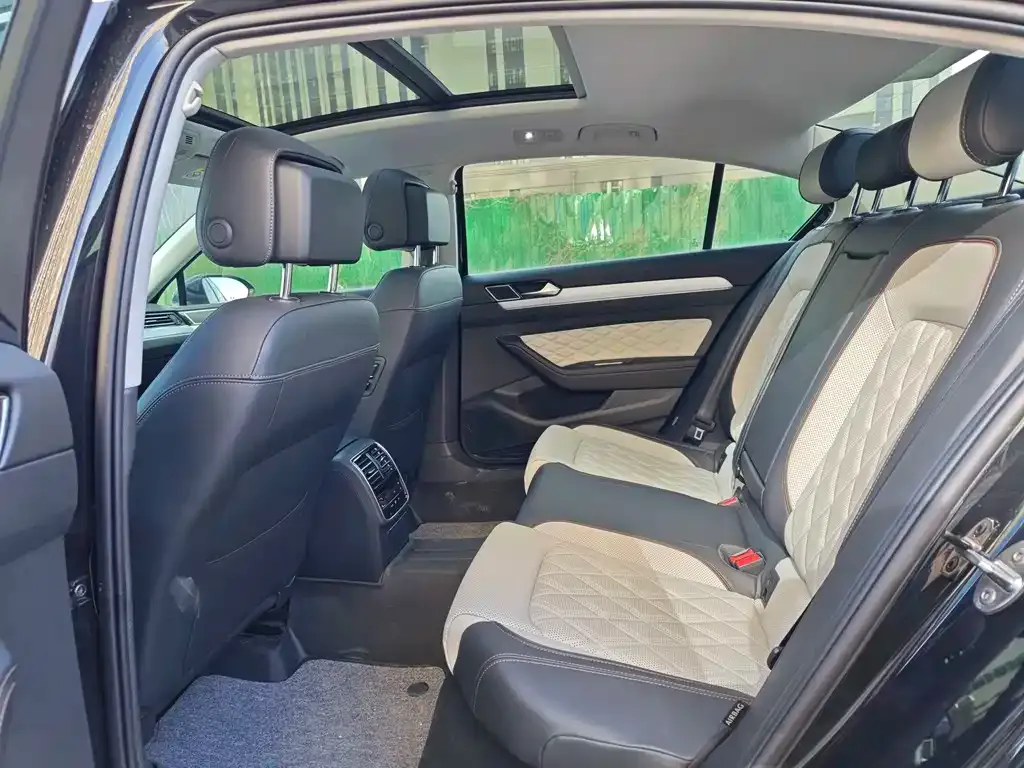 Volkswagen Magotan 2024 из CN, фото 2