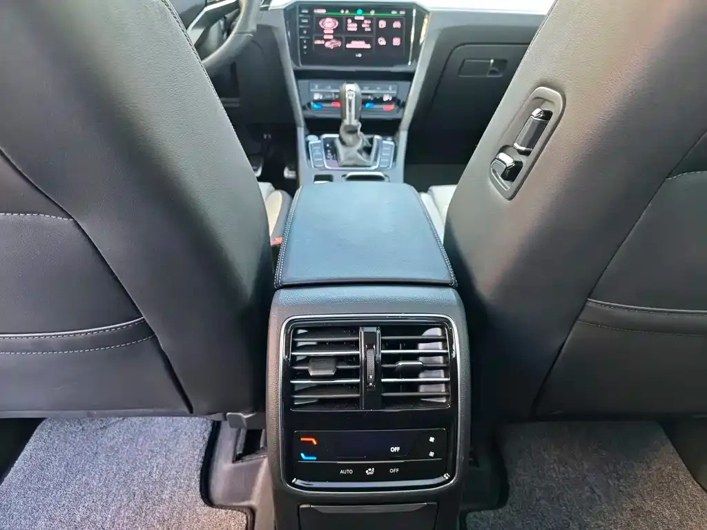 Volkswagen Magotan 2024 из CN, фото 7