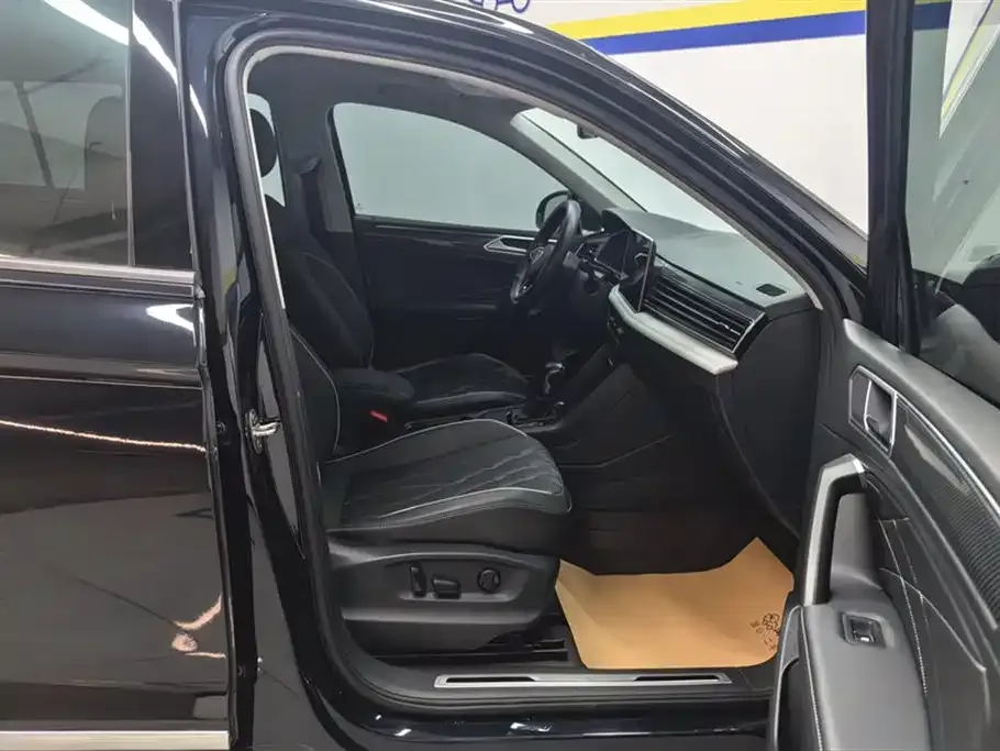 Volkswagen Tiguan L 2022 из CN, фото 8