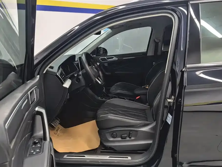 Volkswagen Tiguan L 2022 из CN, фото 9