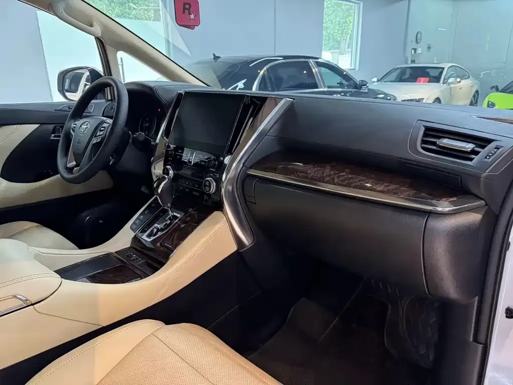 Toyota Alphard 2021 из CN, фото 8