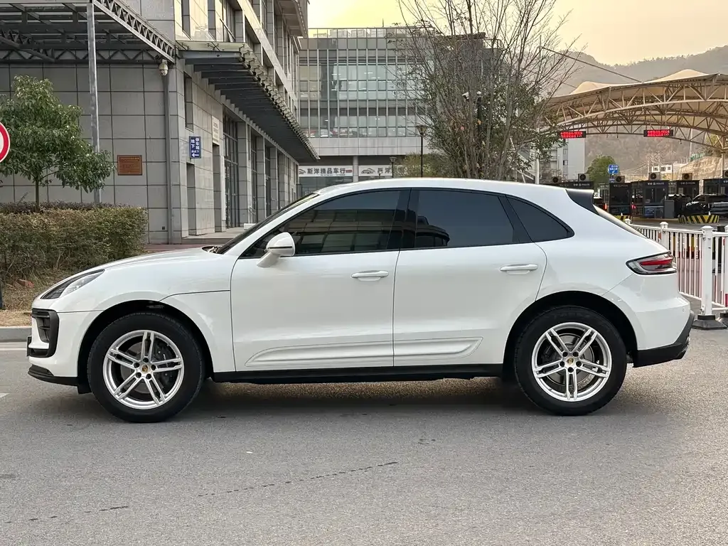 Porsche Macan 2024 из CN, фото 8
