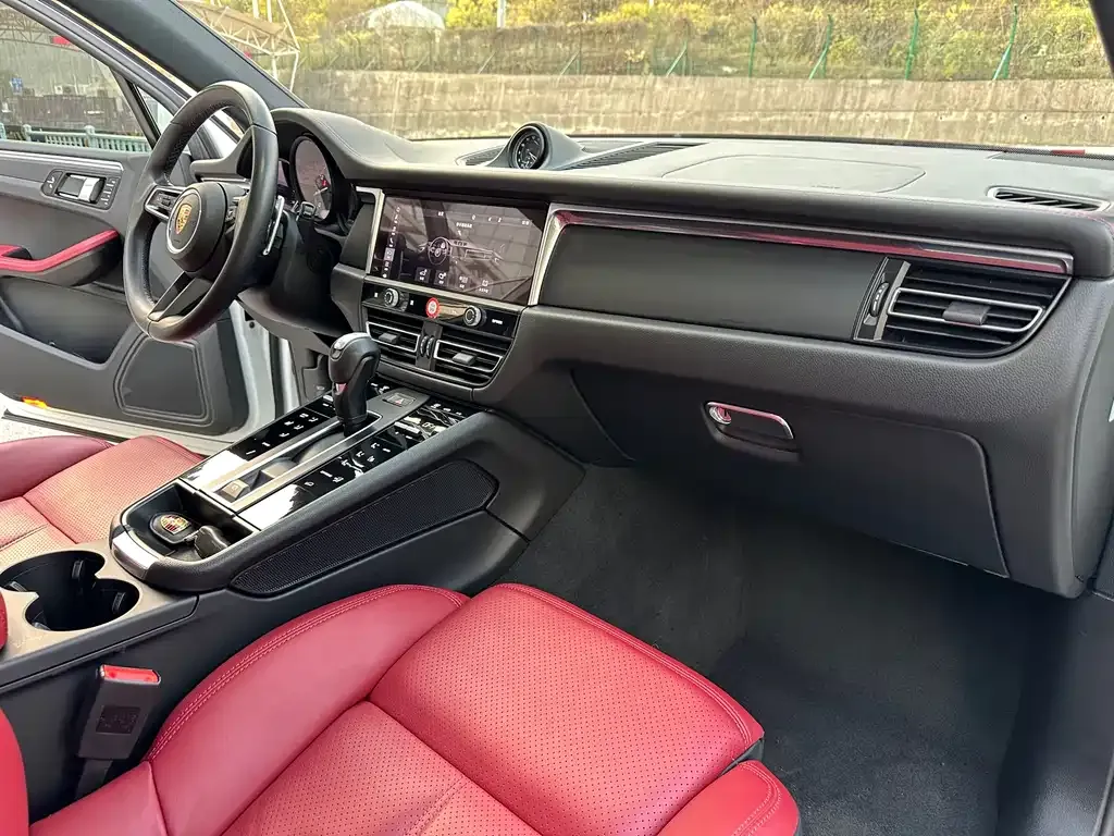 Porsche Macan 2024 из CN, фото 2