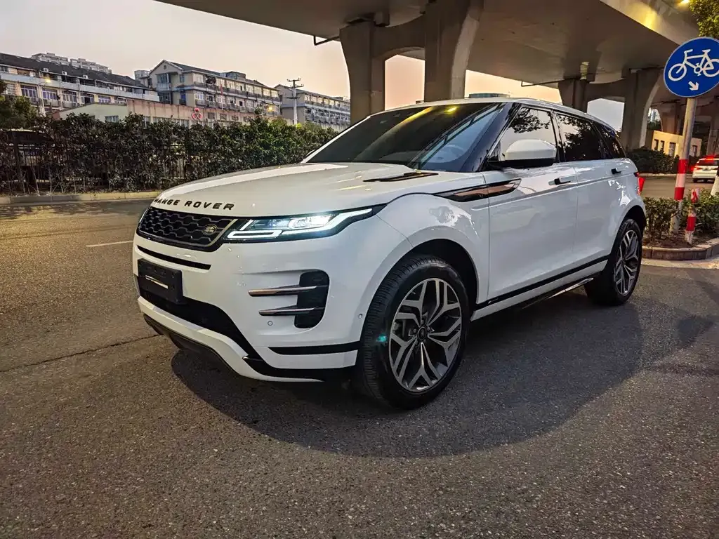 Land Rover Evoque — фото 1