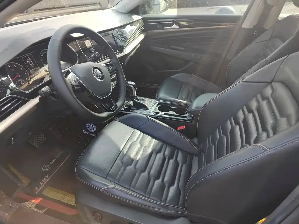 Volkswagen Passat 2021 из CN, фото 2