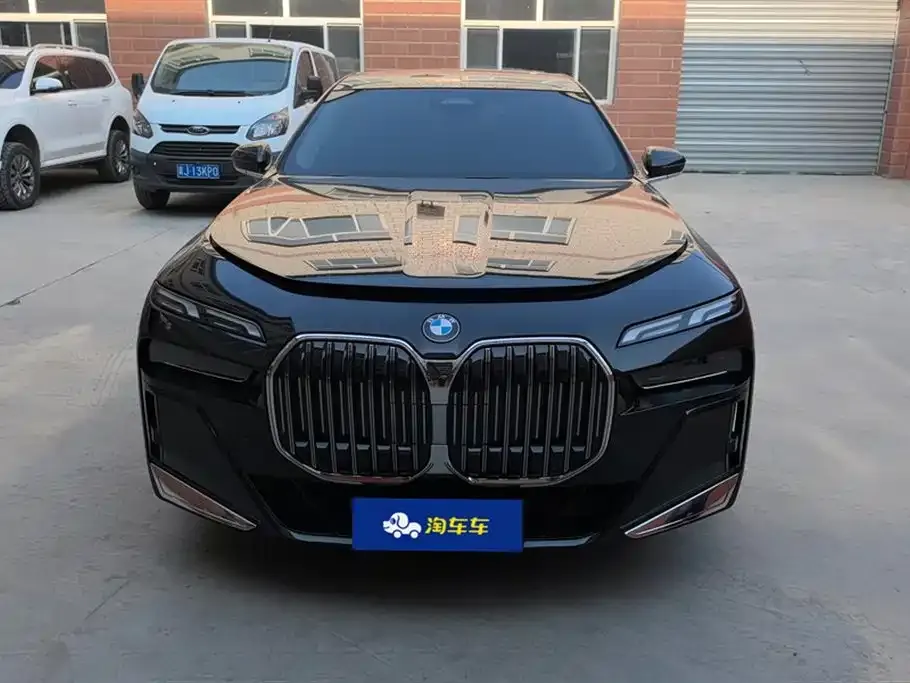 BMW 7 Series 2023 из CN, фото 3