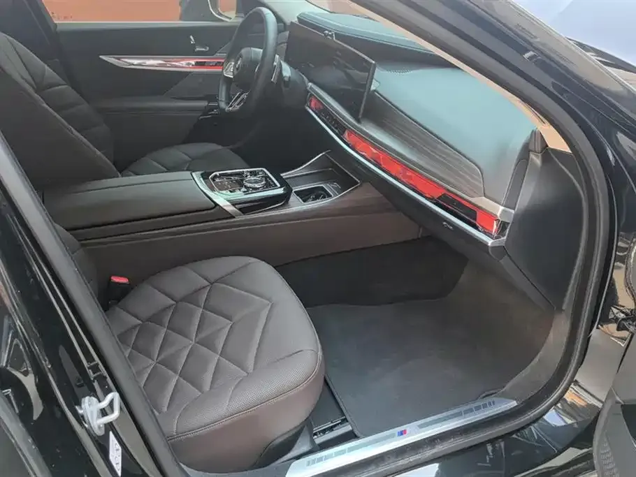 BMW 7 Series 2023 из CN, фото 4