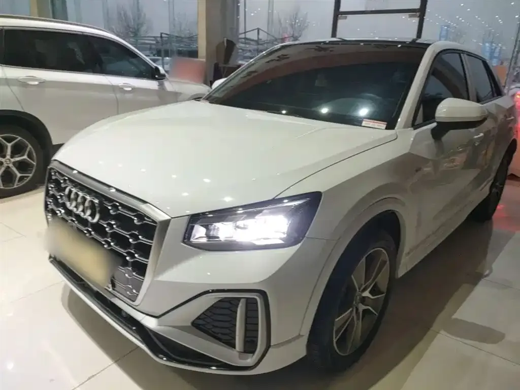 Audi Q2L 2023 из CN, фото 2