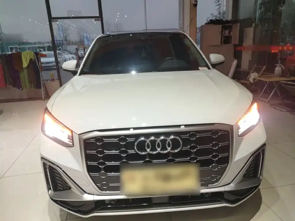 Audi Q2L 2023 из CN, фото 4