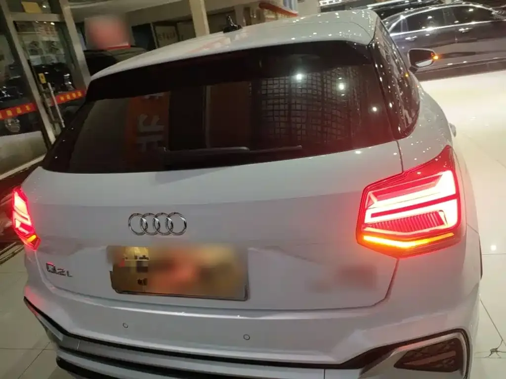 Audi Q2L 2023 из CN, фото 5