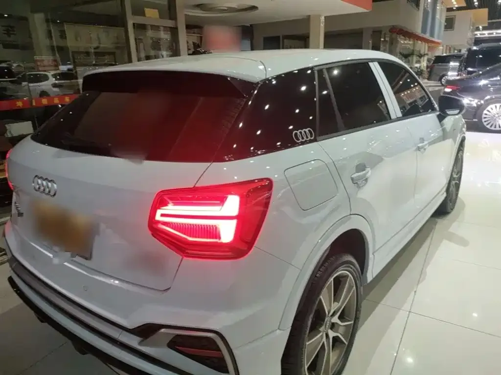 Audi Q2L 2023 из CN, фото 6