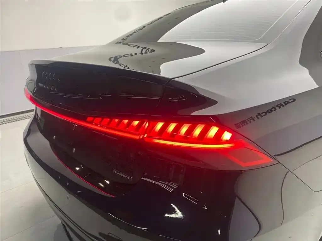 Audi A7L 2024 из CN, фото 3