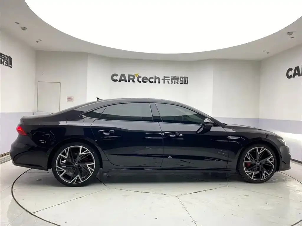 Audi A7L 2024 из CN, фото 4